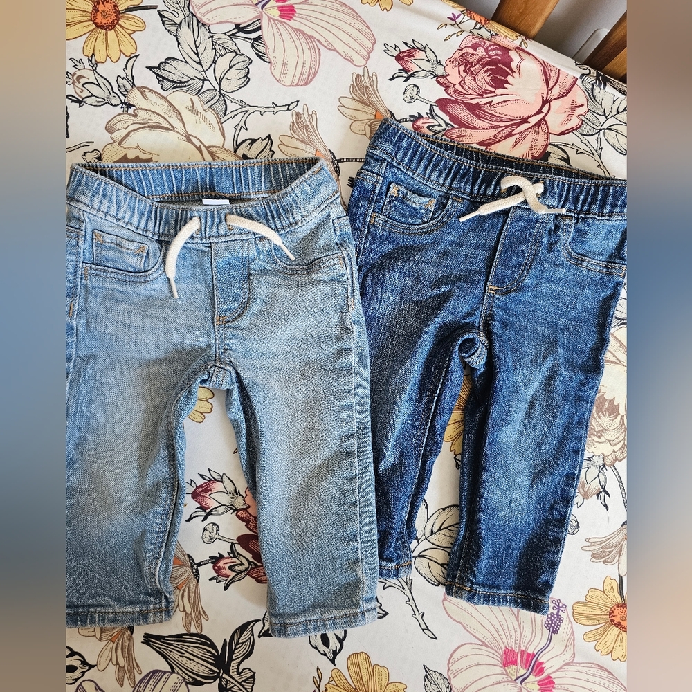 Old Navy Unisex 360° Stretch Pull-On Skinny Jeans size 6-12m